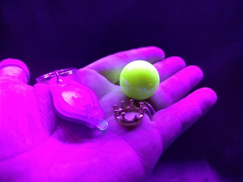 One mini uranium glass - one,